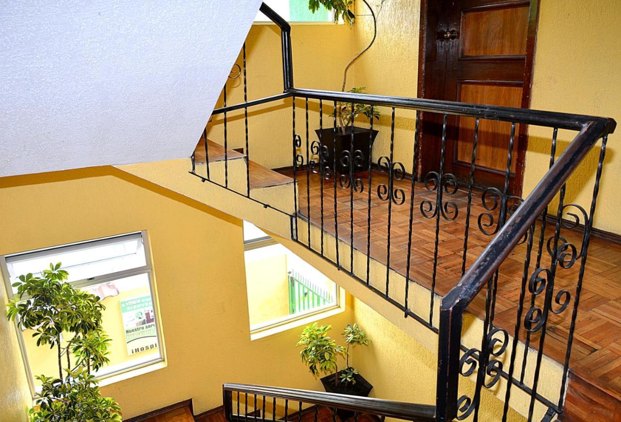 Hostal Terra 2 - El Condado Quito Exteriör bild